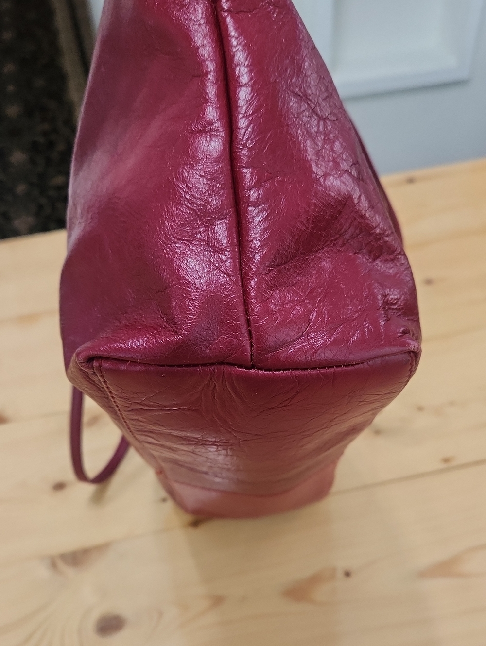 Latico Leathers Brigitte Red Full Grain Leather Scalloped Shoulder Tote Bag - Picture 12 of 16